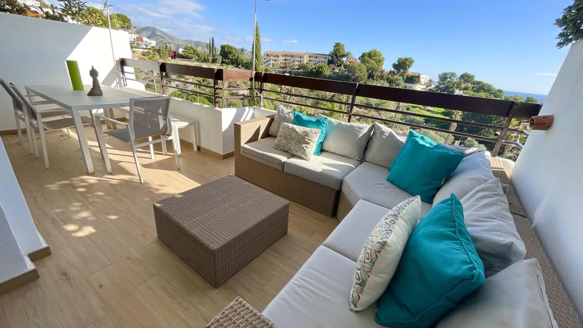 Beautiful 2 Bed Apartment With Stunning Pool La Herradura  Spain