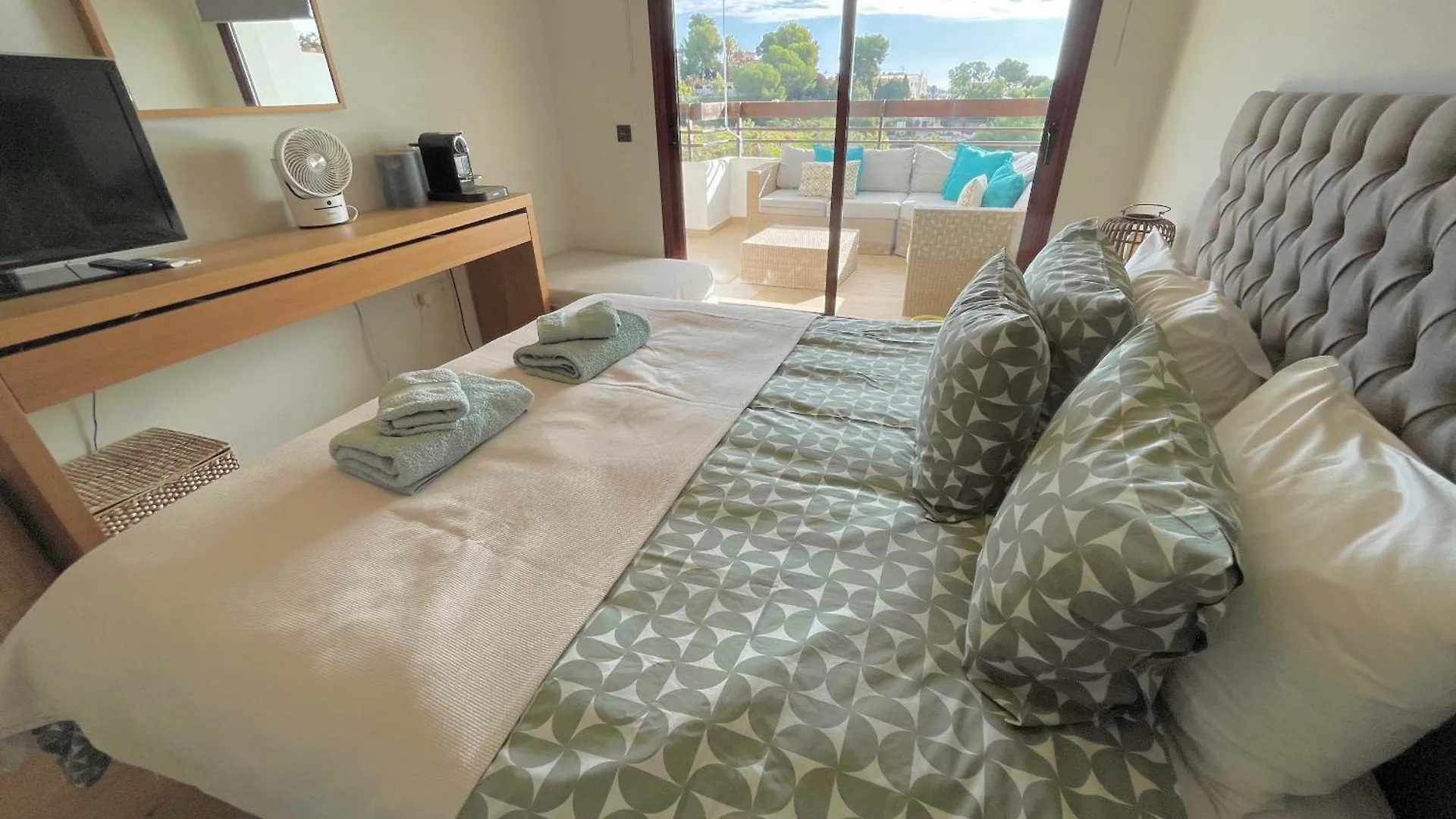 Beautiful 2 Bed Apartment With Stunning Pool La Herradura